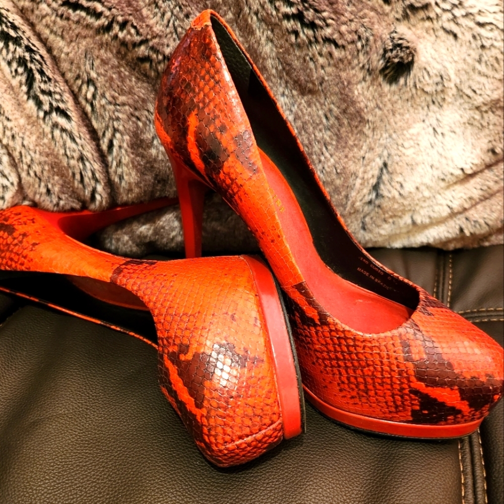 Red snakeskin Pour Le Victoure